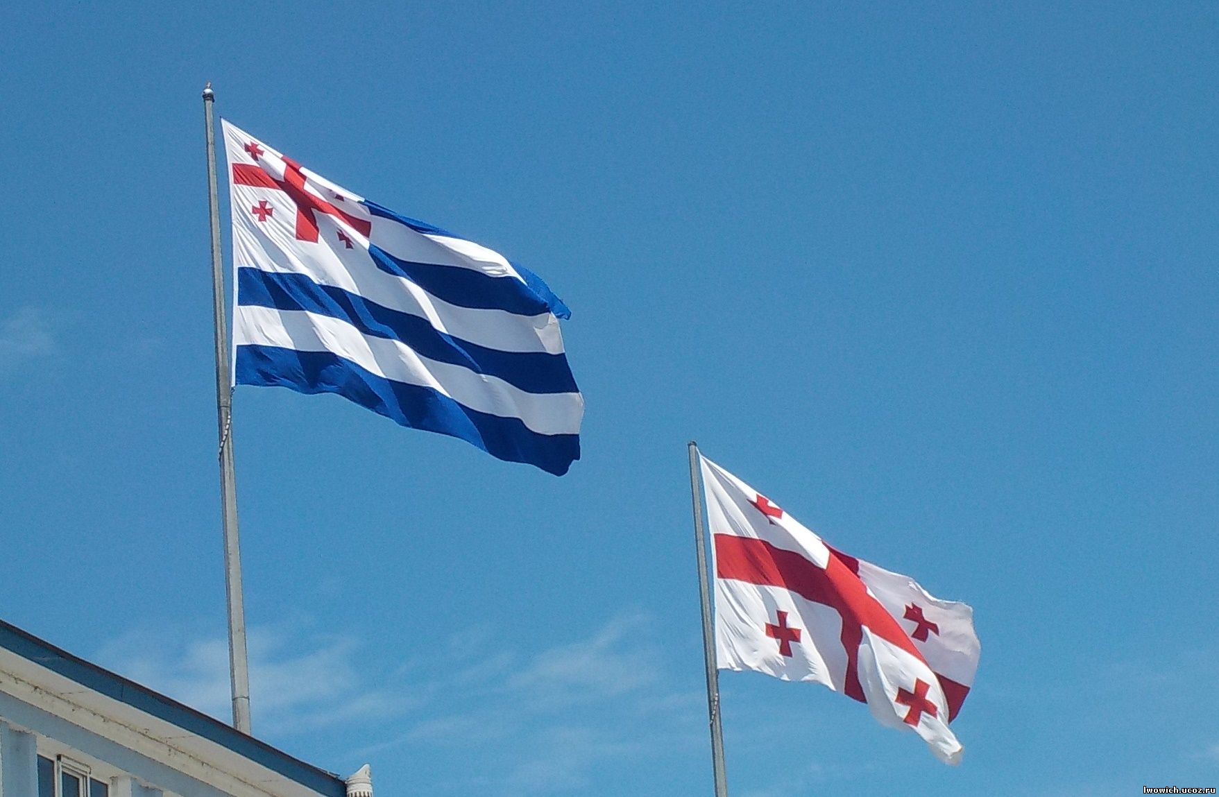 Флаги Аджарии и Грузии